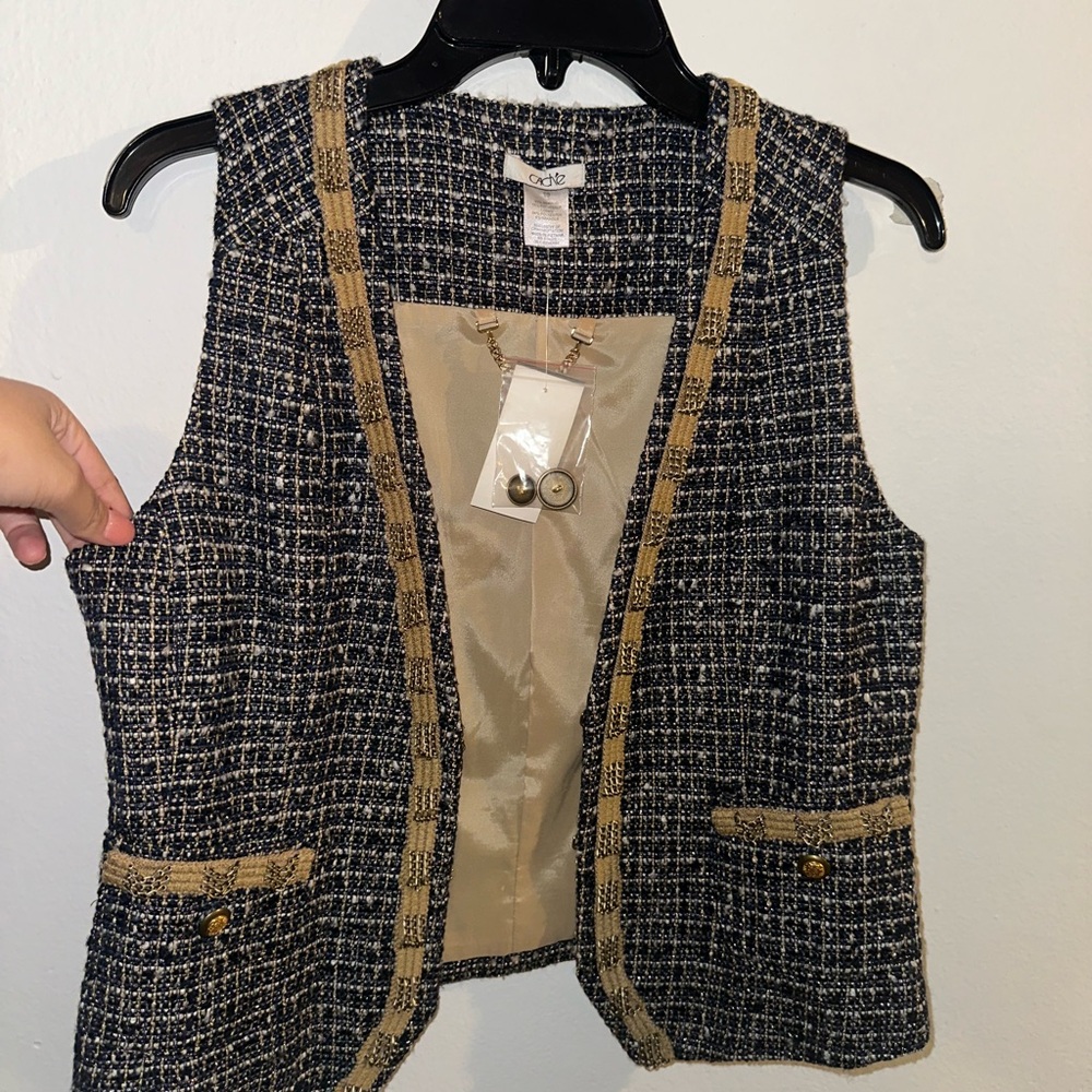 NWT! Caché Chic Tweed Vest with Gold Accents size 10 msrp:$ 128.00